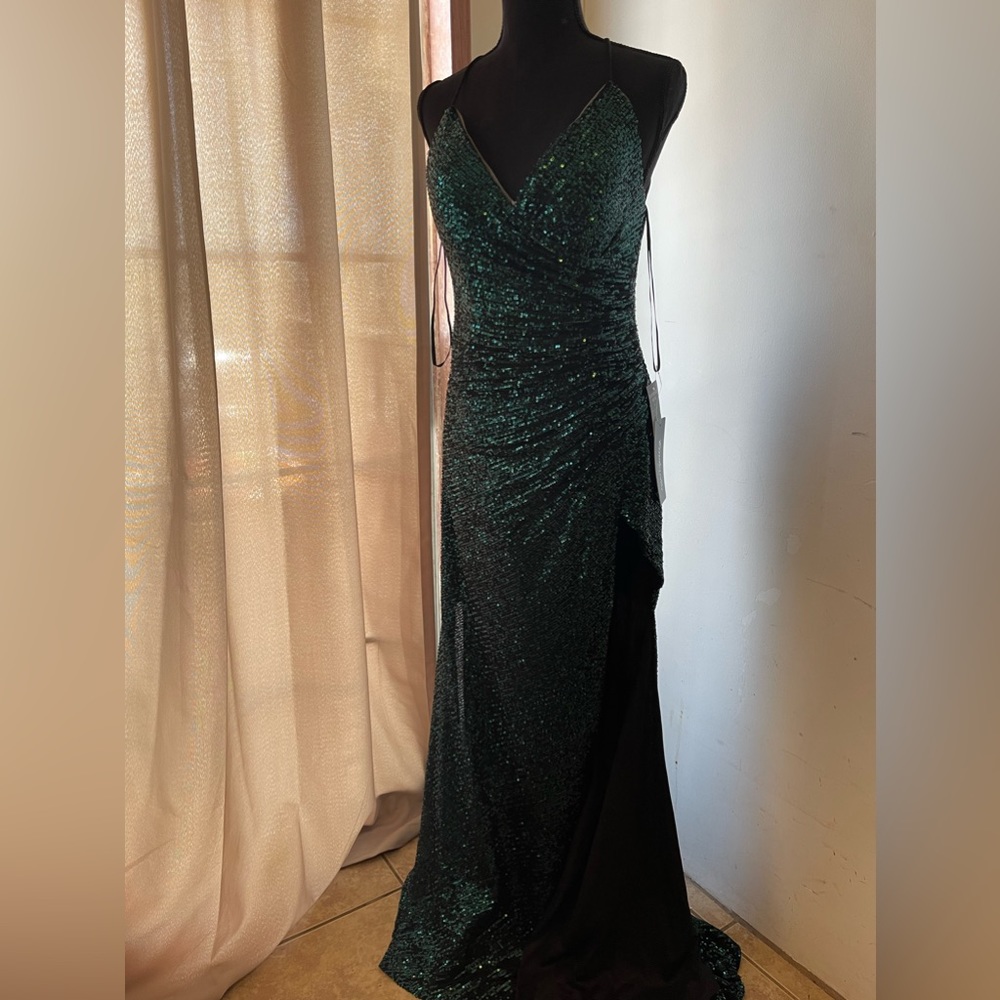 Beautiful Emerald Sequenced Prom/ Evening gown Sz M